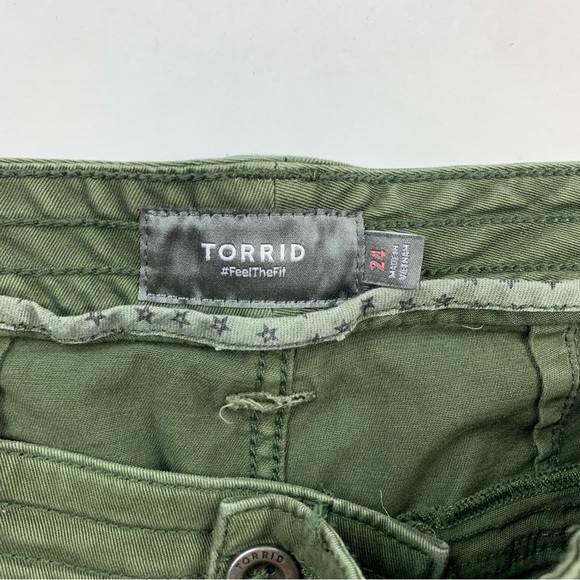 Torrid Military Stretch Twill Shorts Sz 24 - Picture 5 of 10